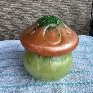 Mushroom epoxy jar